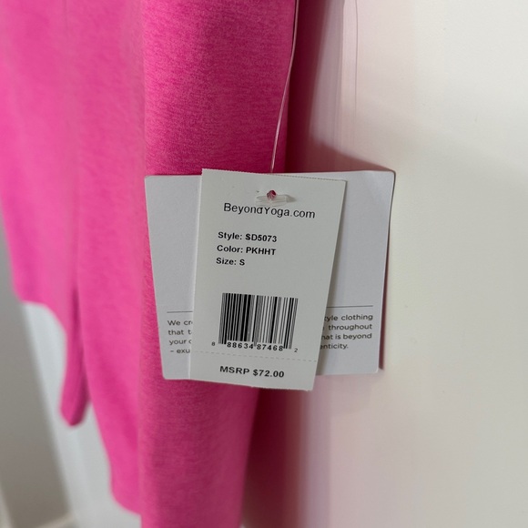 Beyond Yoga Spacedye At Your Leisure High Waisted v waist Biker Short size small - Picture 5 of 6